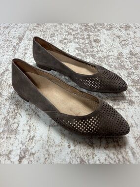 Vionic Taupe Suede Posey Ballet Flats Size 8 WIDE